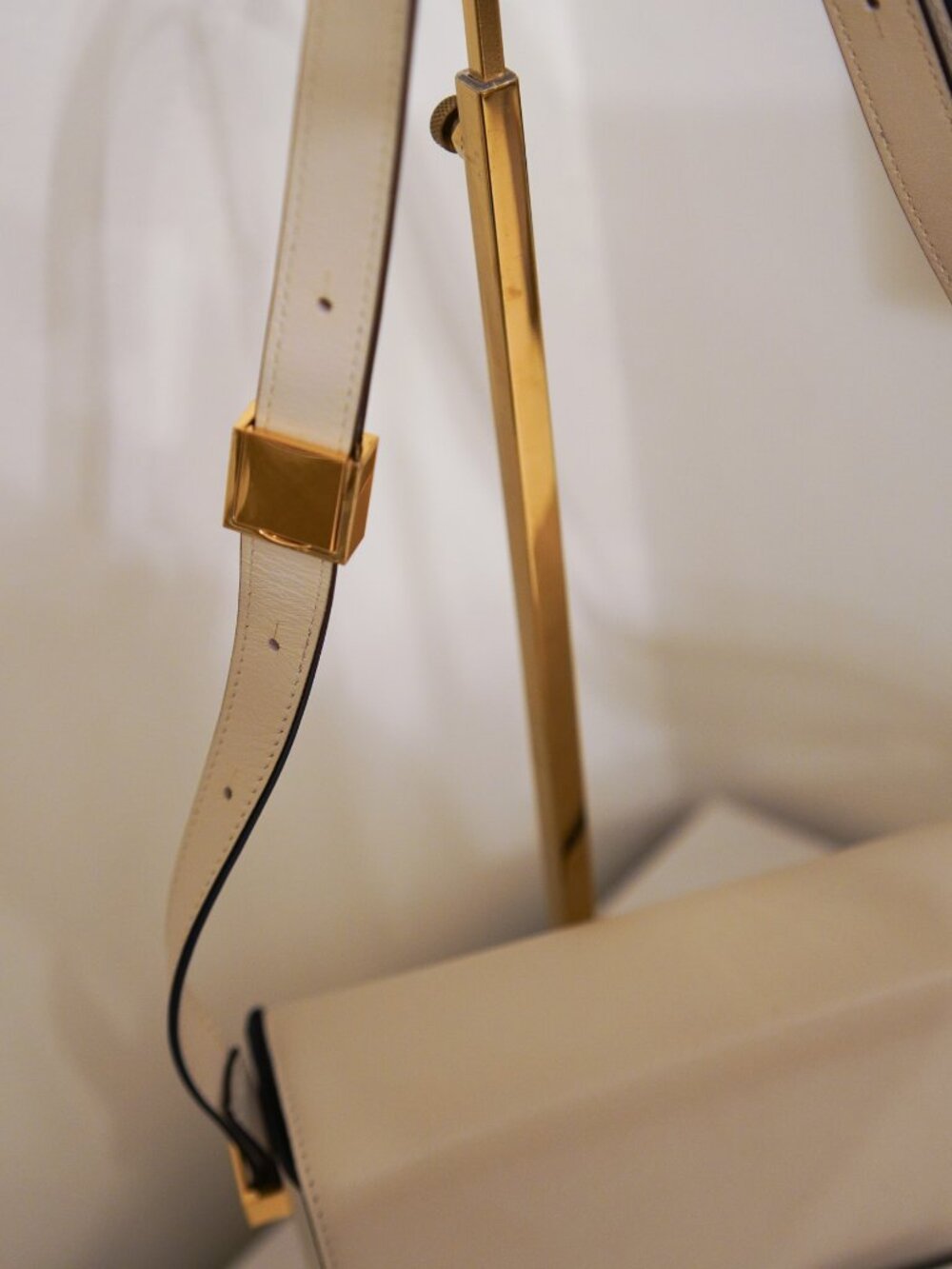 DEMELLIER MIDI LONDON IN OFF WHITE SMOOTH LEATHER (like new) - Picture 4 of 13